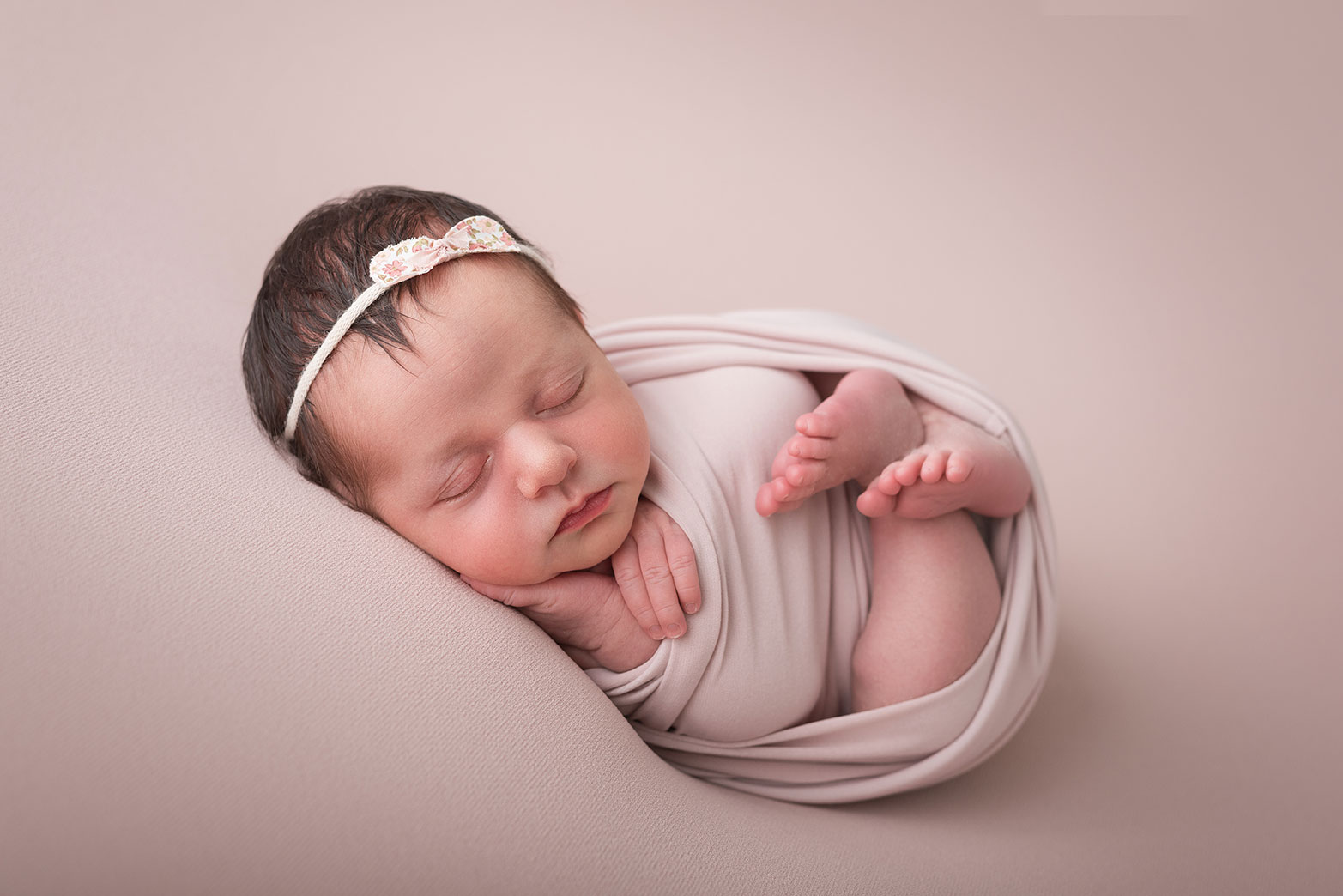 4 - Alessandra Giudice Fotografie: gravidanza, neonati, bambini. Fotografa specializzata in servizi fotografici per neonati (newborn), donne in gravidanza (servizio fotografico maternity), bambini e famiglie, mini-sessioni